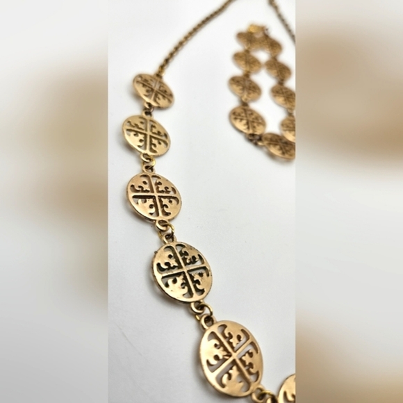 Gorgeous Gold Tone Necklace and Bracelet set Carved Filigree circles - Picture 4 of 4